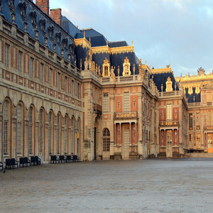 Image by charlemagne titled ’versailles, architecture, france’. Source: Pixabay