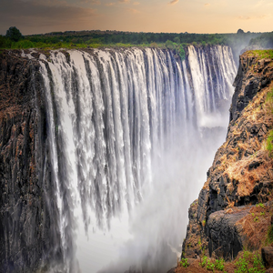 Image by fietzfotos titled ’victoria falls, waterfalls, cliff’. Source: Pixabay