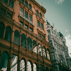 Image by jusuf111 titled ’city, building, vienna’. Source: Pixabay
